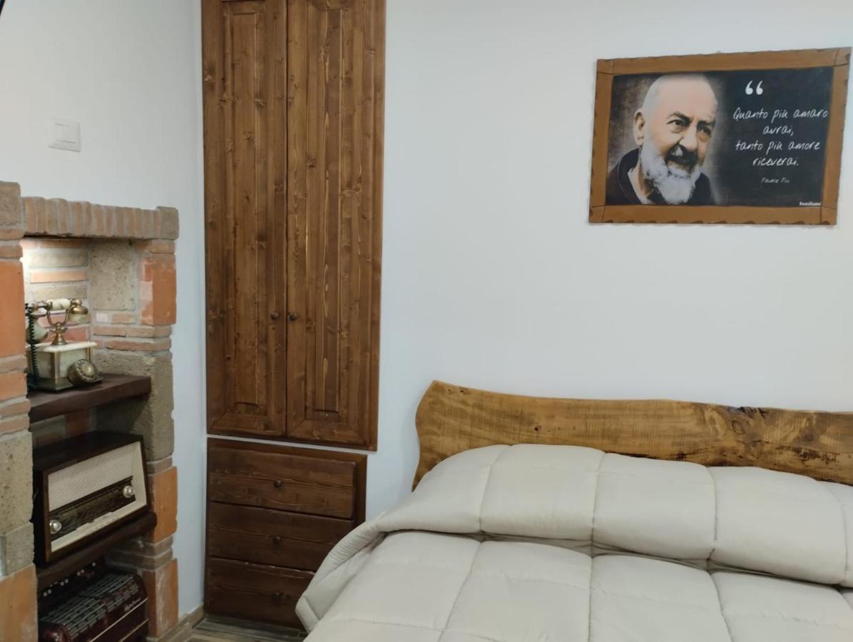 Dimora Forgione B&B - Pietrelcina Bagian luar foto