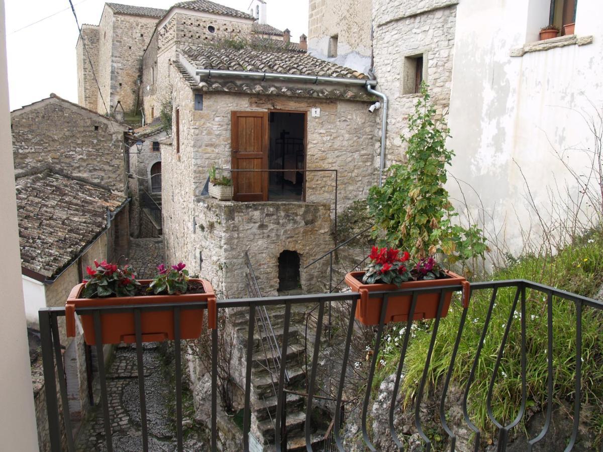 Dimora Forgione B&B - Pietrelcina Bagian luar foto