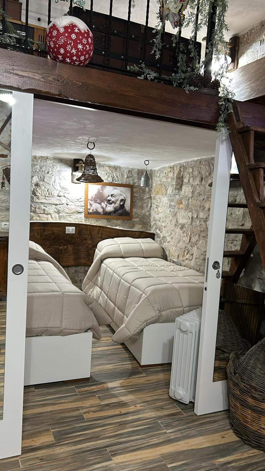 Dimora Forgione B&B - Pietrelcina Bagian luar foto