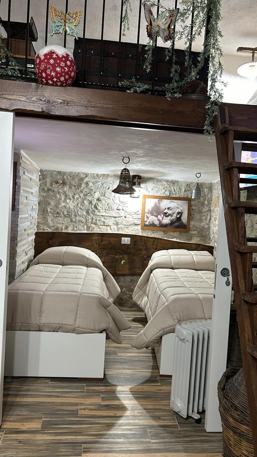 Dimora Forgione B&B - Pietrelcina Bagian luar foto