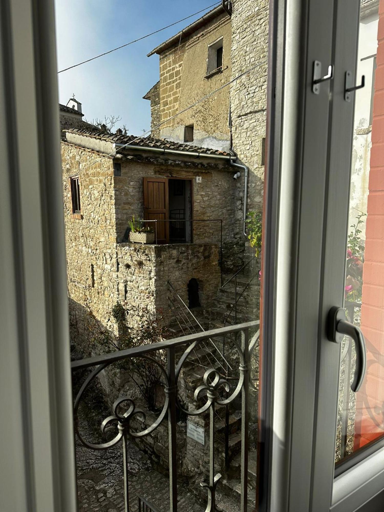 Dimora Forgione B&B - Pietrelcina Bagian luar foto