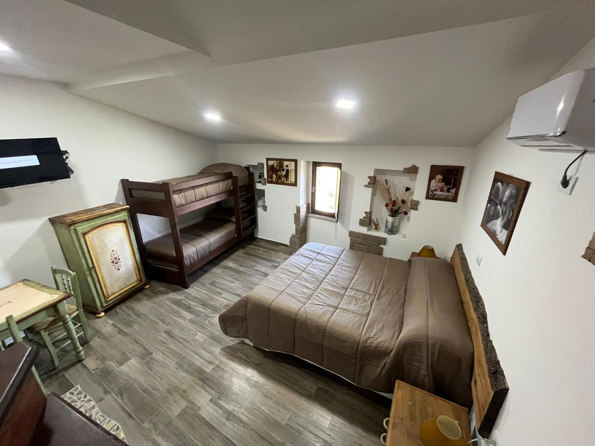 Dimora Forgione B&B - Pietrelcina Bagian luar foto